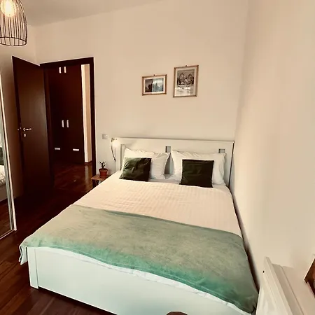 Apartman Bonjour With Terrace And Parking