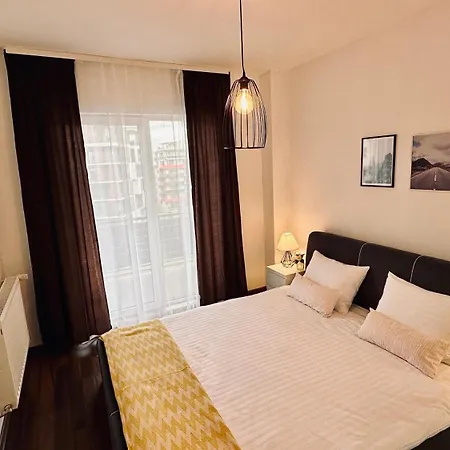 Bonjour With Terrace And Parking