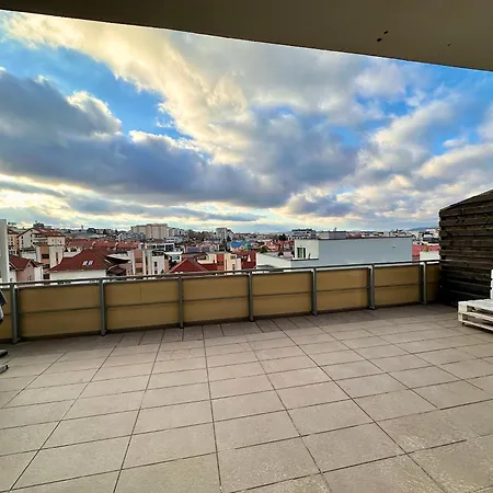 Lägenhet Bonjour With Terrace And Parking