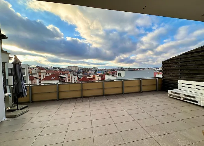 Lägenhet Bonjour With Terrace And Parking